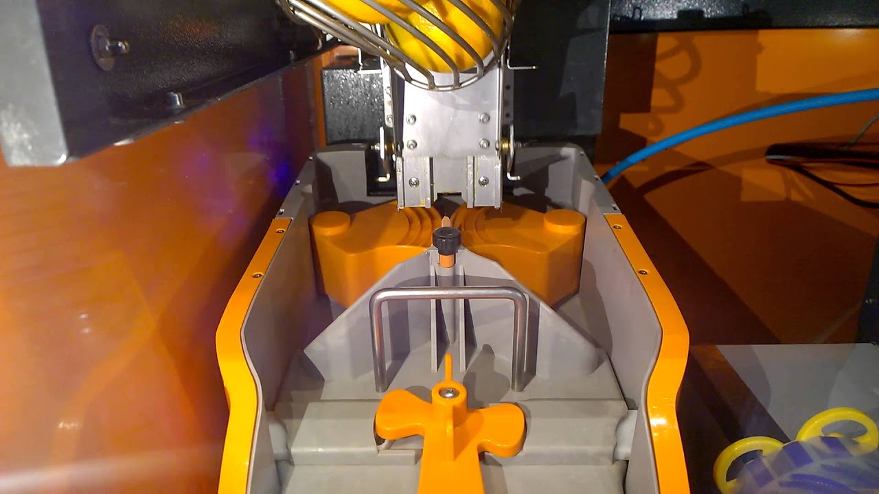 Singapore Tampines Mall Orange Juice Machine (Oranfresh OR 70)