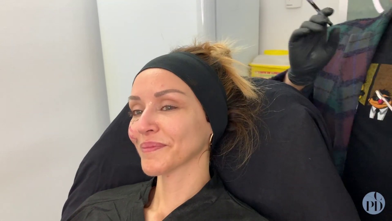 Medical Brush Light by Clínicas Pérez Díaz