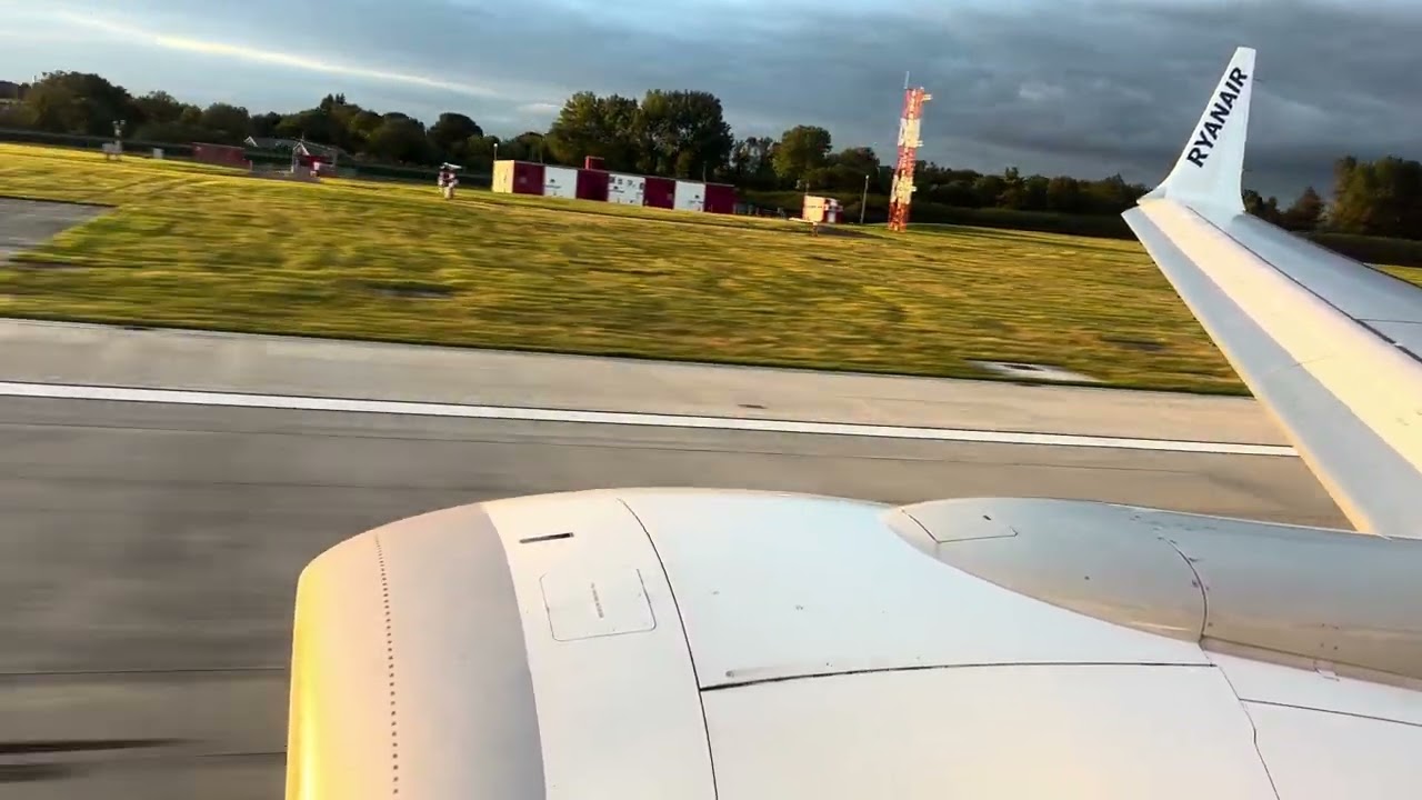 STUNNING LIGHTING | Ryanair 737 MAX 8-200 Takeoff from Dublin