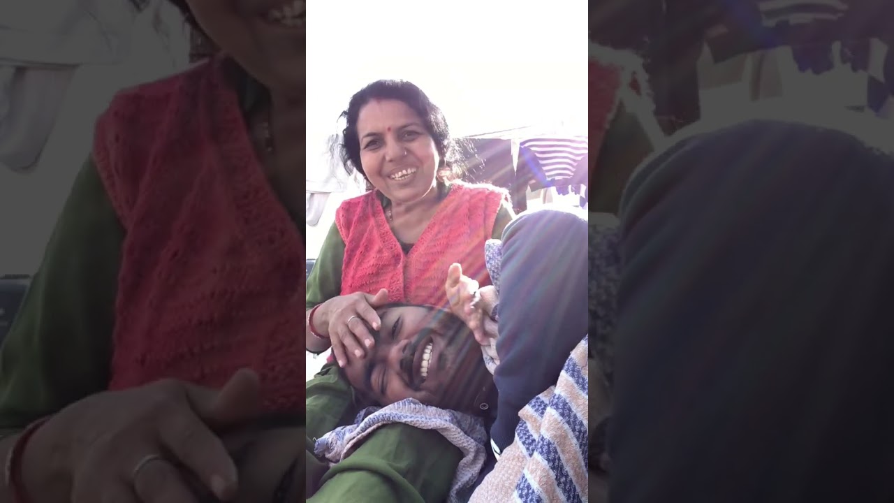 IPad की स्क्रीन में कितने बड़े दिख रहे है हम🥰😍#SunitaRawat #SonaRawat #vlog #masti #maa #beta #love 