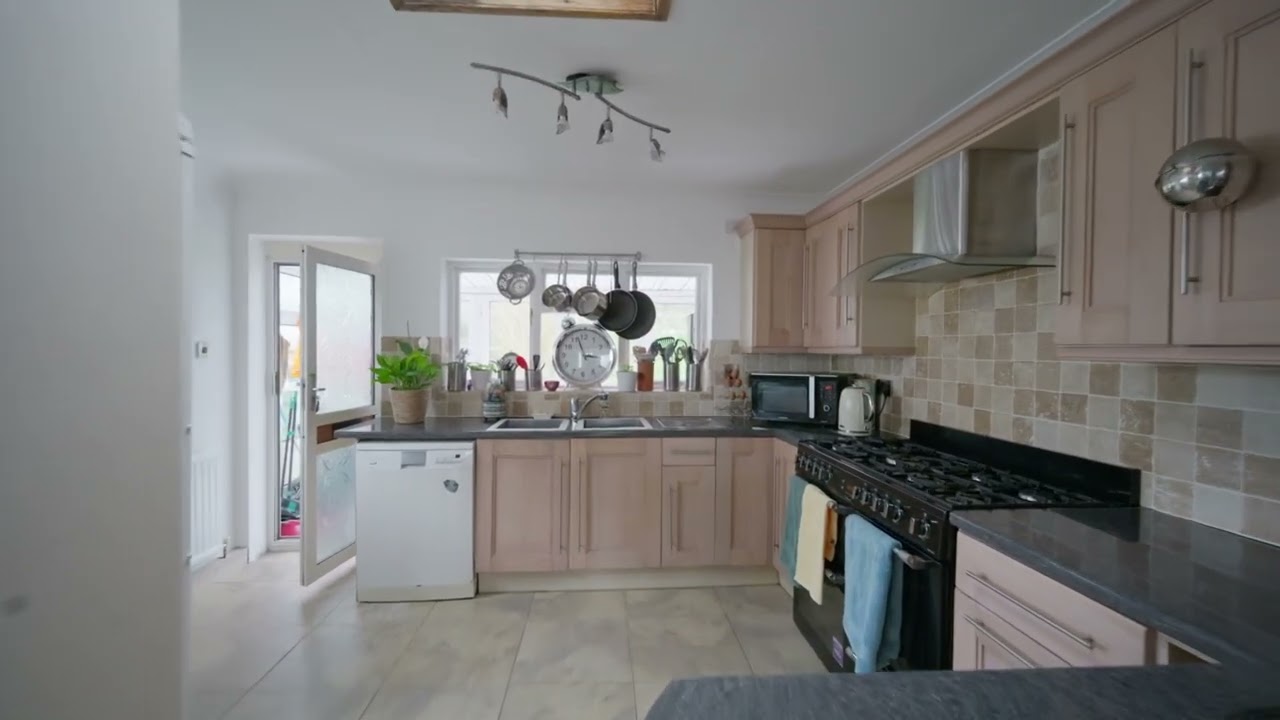 Astleys - Mumbles Estate Agents - Three Cliffs Drive