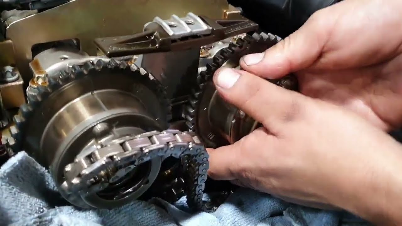 Mercedes-Benz tarda en arrancar y hace ruidos de motor.