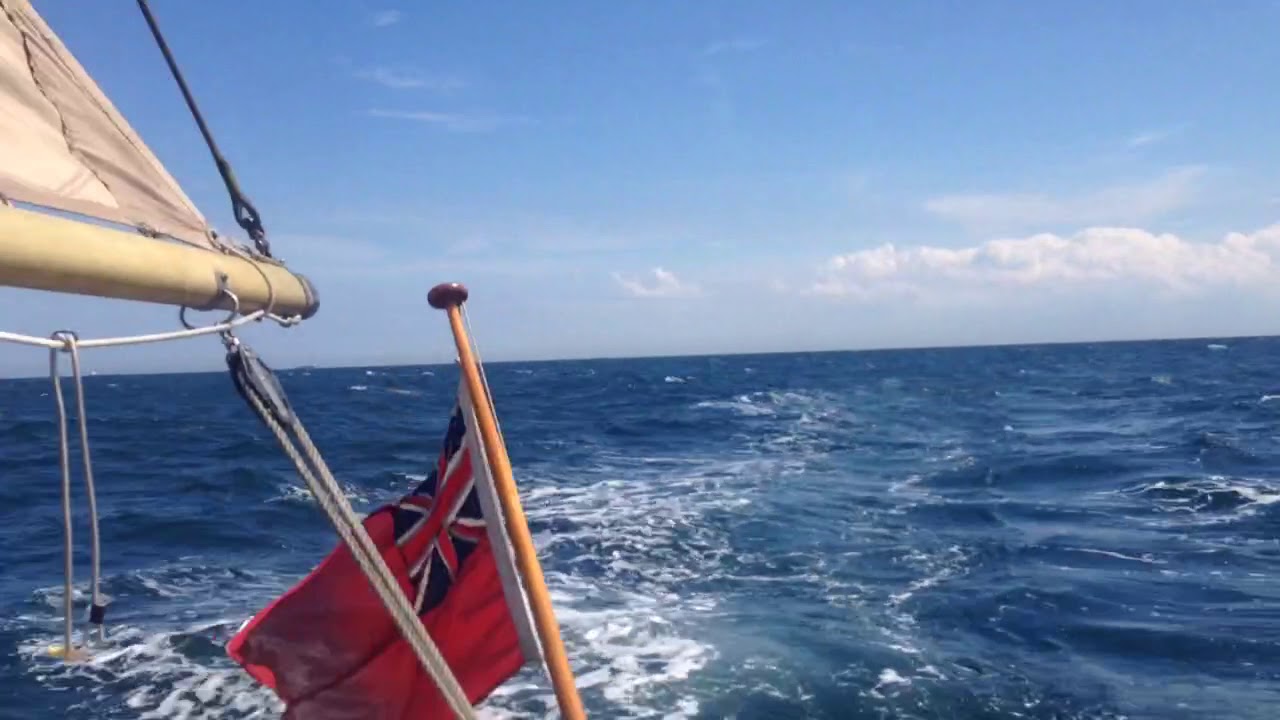 Banjer 37 Albatros sailing across the English chanel