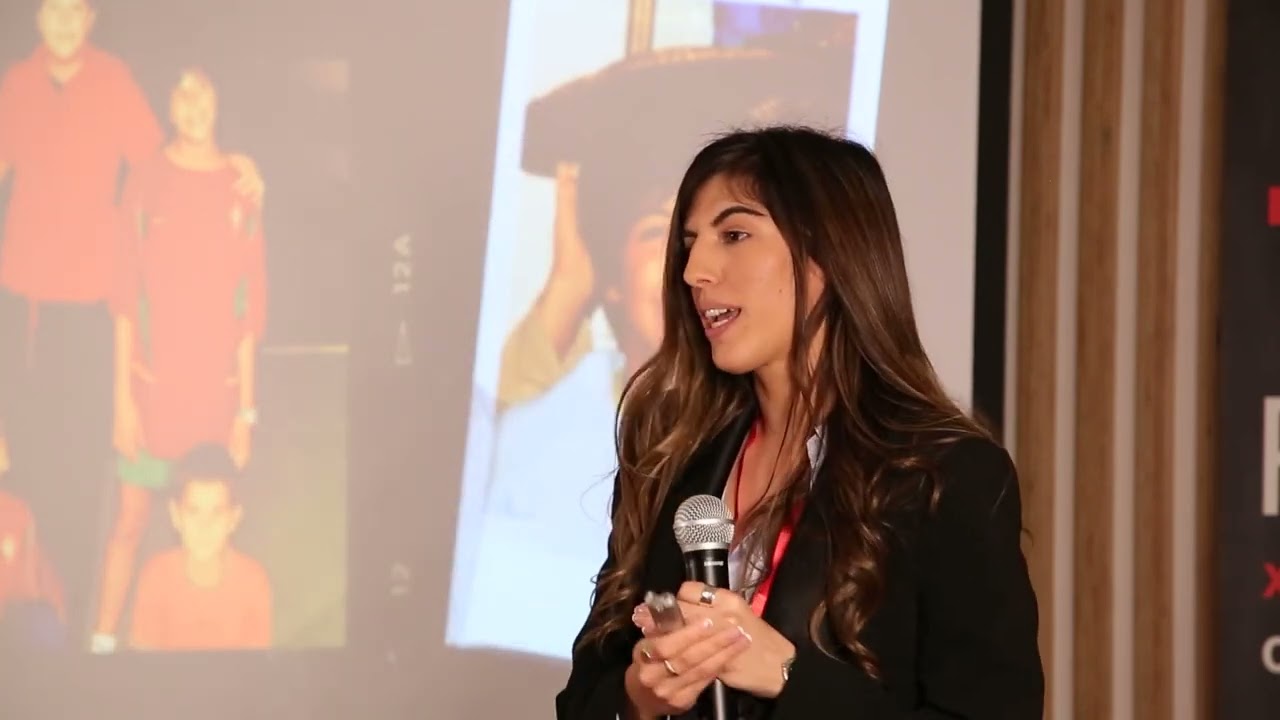 Las niñas no pueden jugar a fútbol | Carlota Planas | TEDxPoblenou