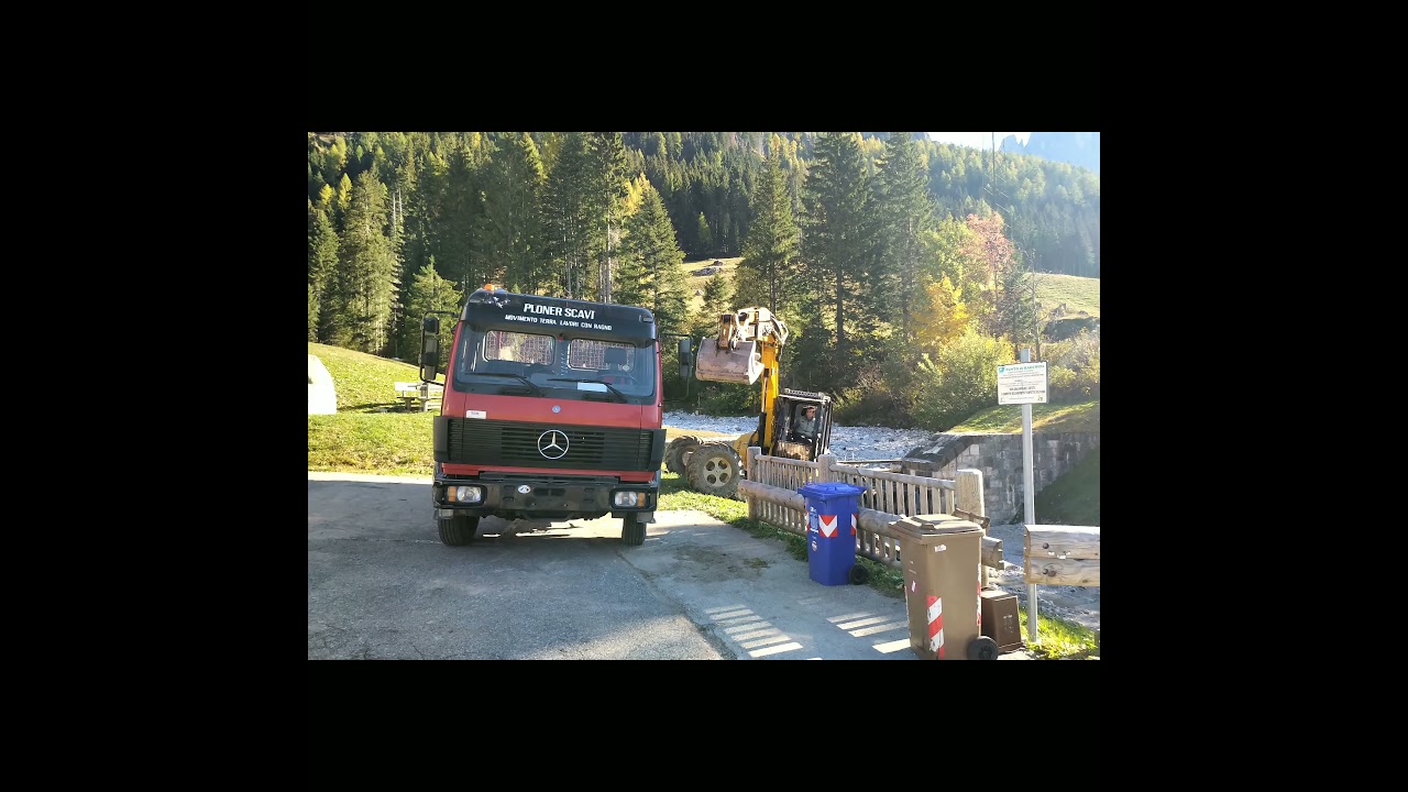 Lavori con escavatore ragno