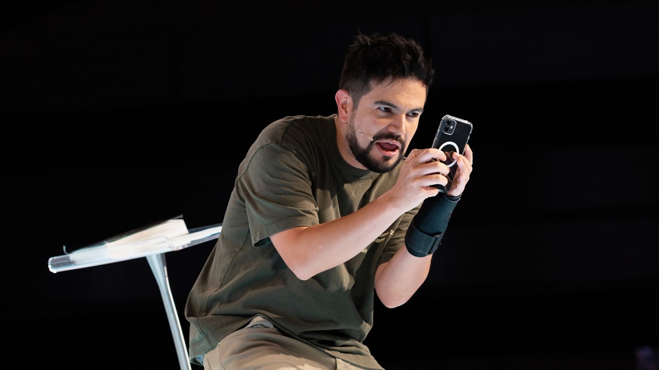 Adictos al celular - Juan Mu&ntilde;oz | Pr&eacute;dicas Cristianas 2026