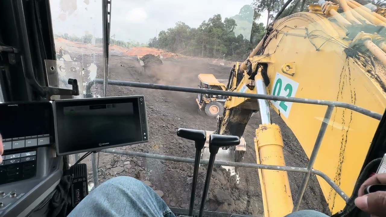 Excavator komatsu PC 2000 Coal Getting view dalam kabin..#excavator #miningequipment #coalmining 