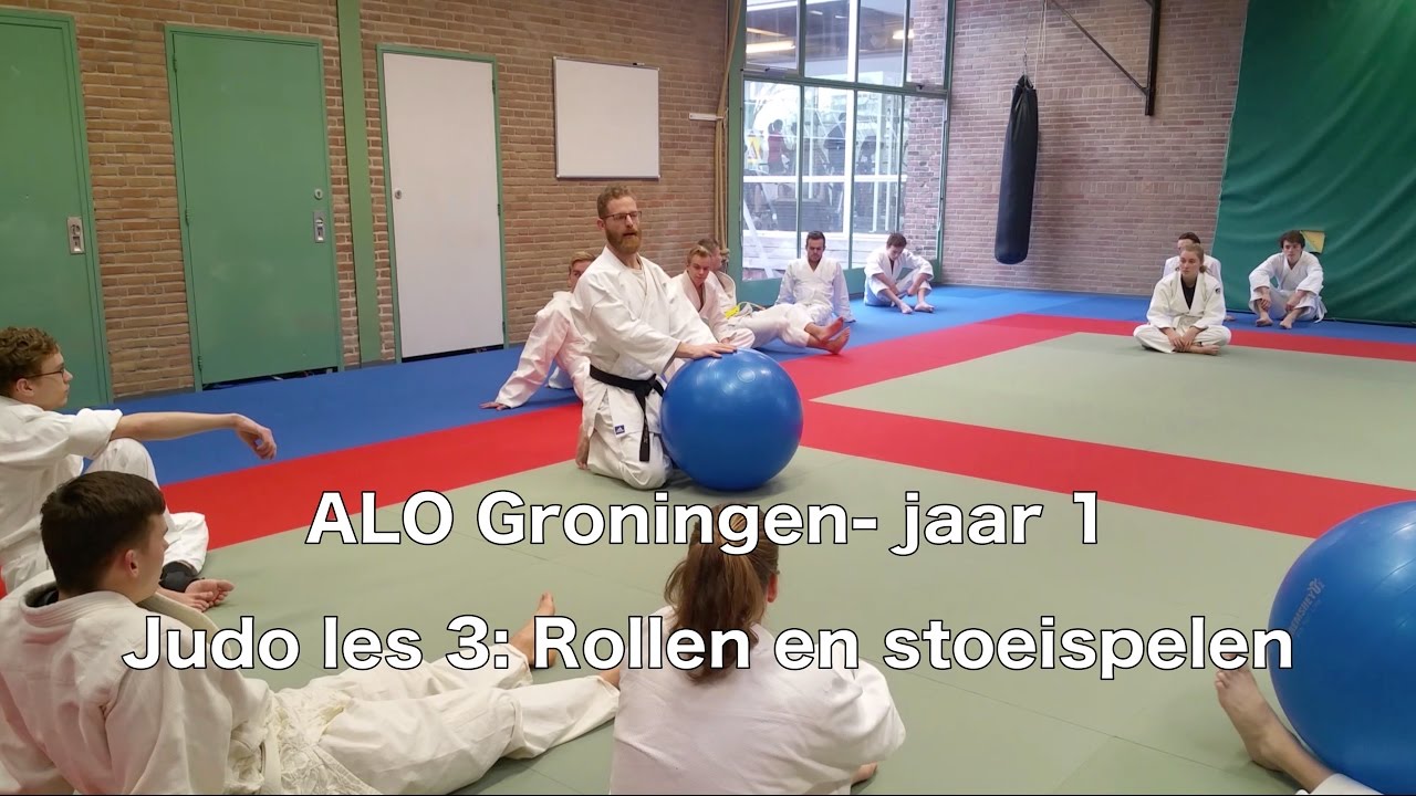 Judo les 3: rollen en stoeispelen