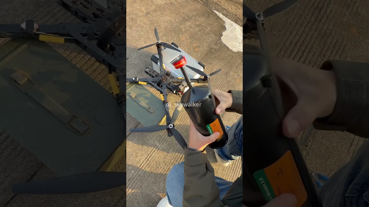 Fiber-optic drone,Please release the buckle when using the optical fiber barrel. #drone #fpv