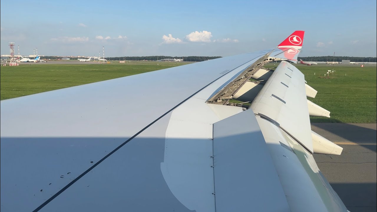 Turkish Airlines • Airbus A330-303 • TC-JOB • Посадка в аэропорту Внуково