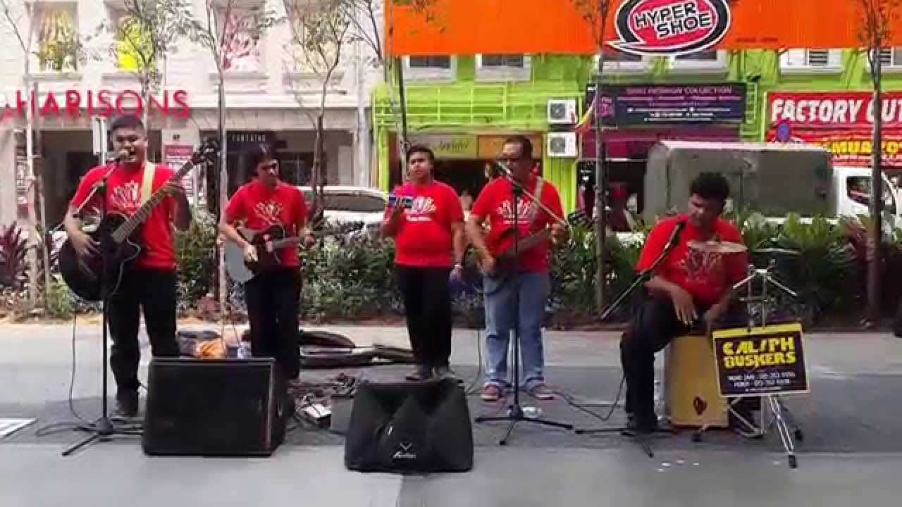 Amazing singer SHE'S GONE by Caliph Buskers from Malaysia