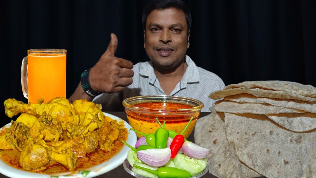 EATING SPICY CHICKEN KOSHA WITH ROTI, CHICKEN GRAVY, ONION CHILLI, CUCUMBER | MUKBANG