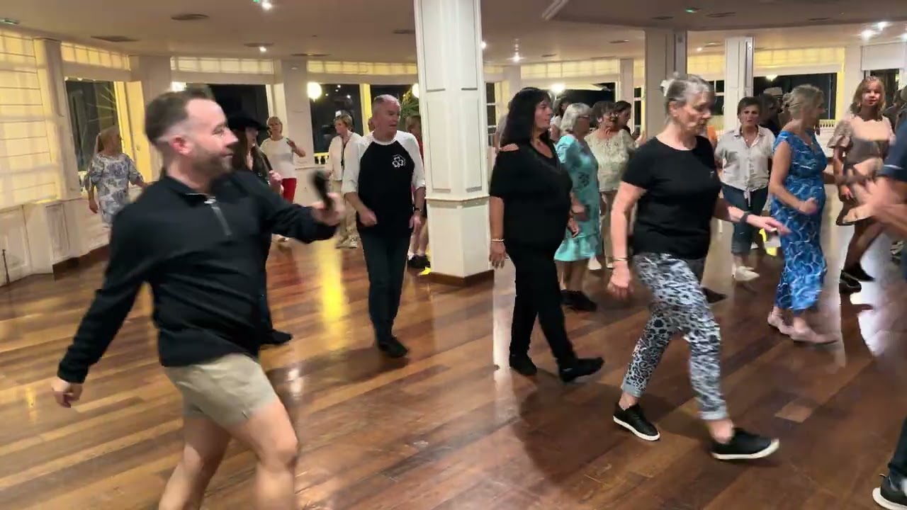 Blue Jean Queen [November 2025] by Gary O’Reilly (Demo) #linedance #tutorial #dance