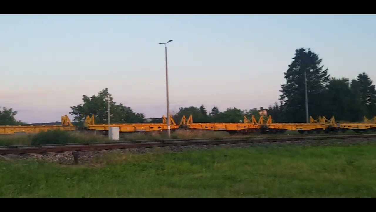 M62 Orion kolej z platformami PLK  Przejazd przez Zawadę.