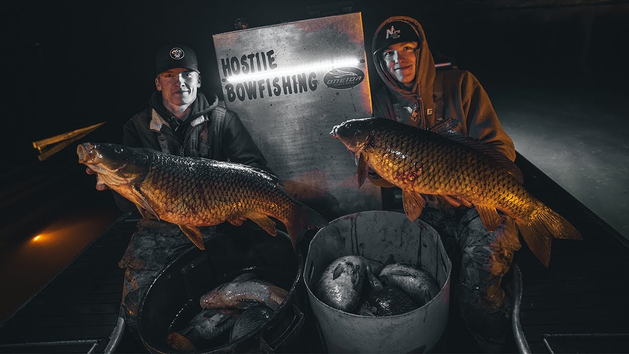 Filling Barrels Full of Common Carp Bowfishing | +2 Bonus Mirror Carp