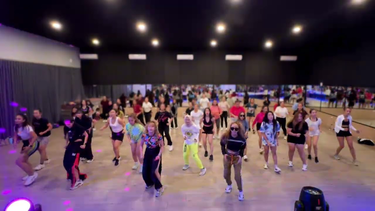 BAILA CON LA OLA - AMIRA SYAHIRA - ZUMBA DANCE - REGGEATON - ZIN DIAN FITRI- ZIN SHANTI