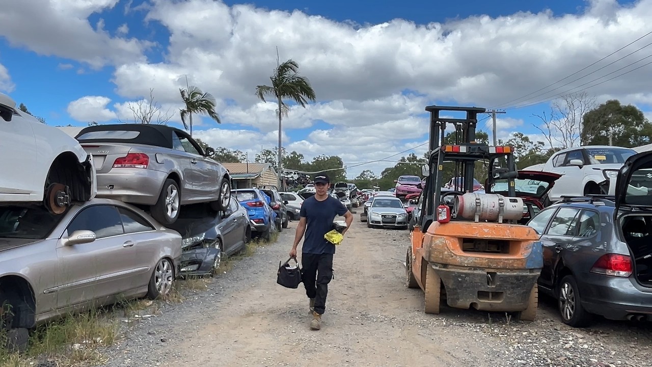 Como es buscar piezas en un desguace de autos en Australia? | Preparando el Mirage para competir