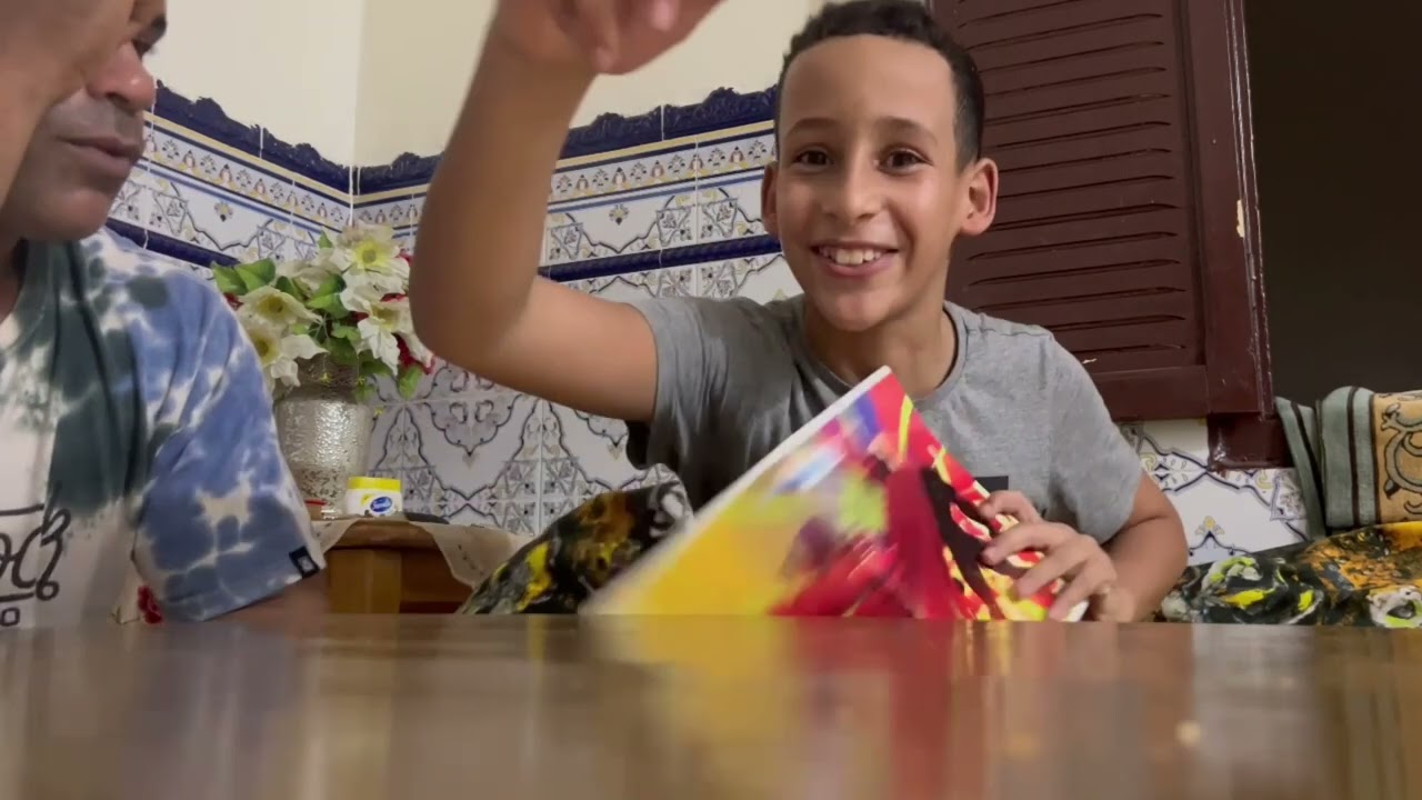 حسااان بغى يحفظ ولدو صدق ولدو فاهم عليه(بحميد الجزار)