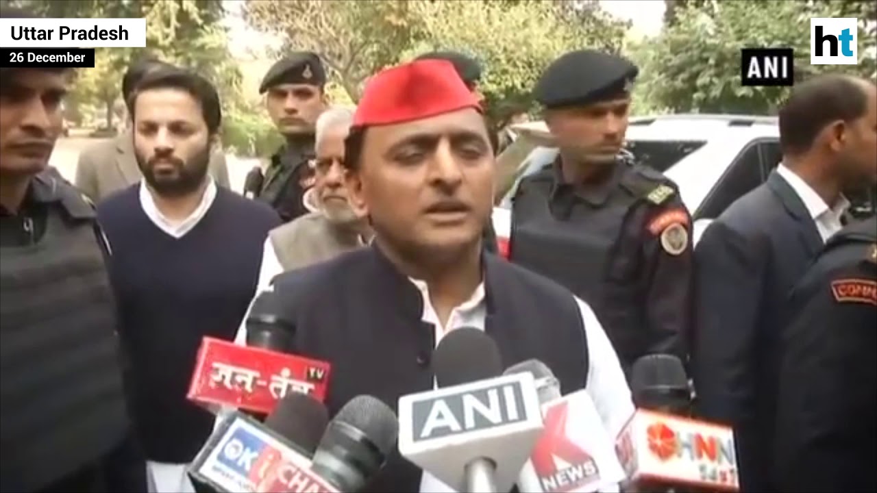 Akhilesh Yadav congratulates KCR for trying to bring together federal front