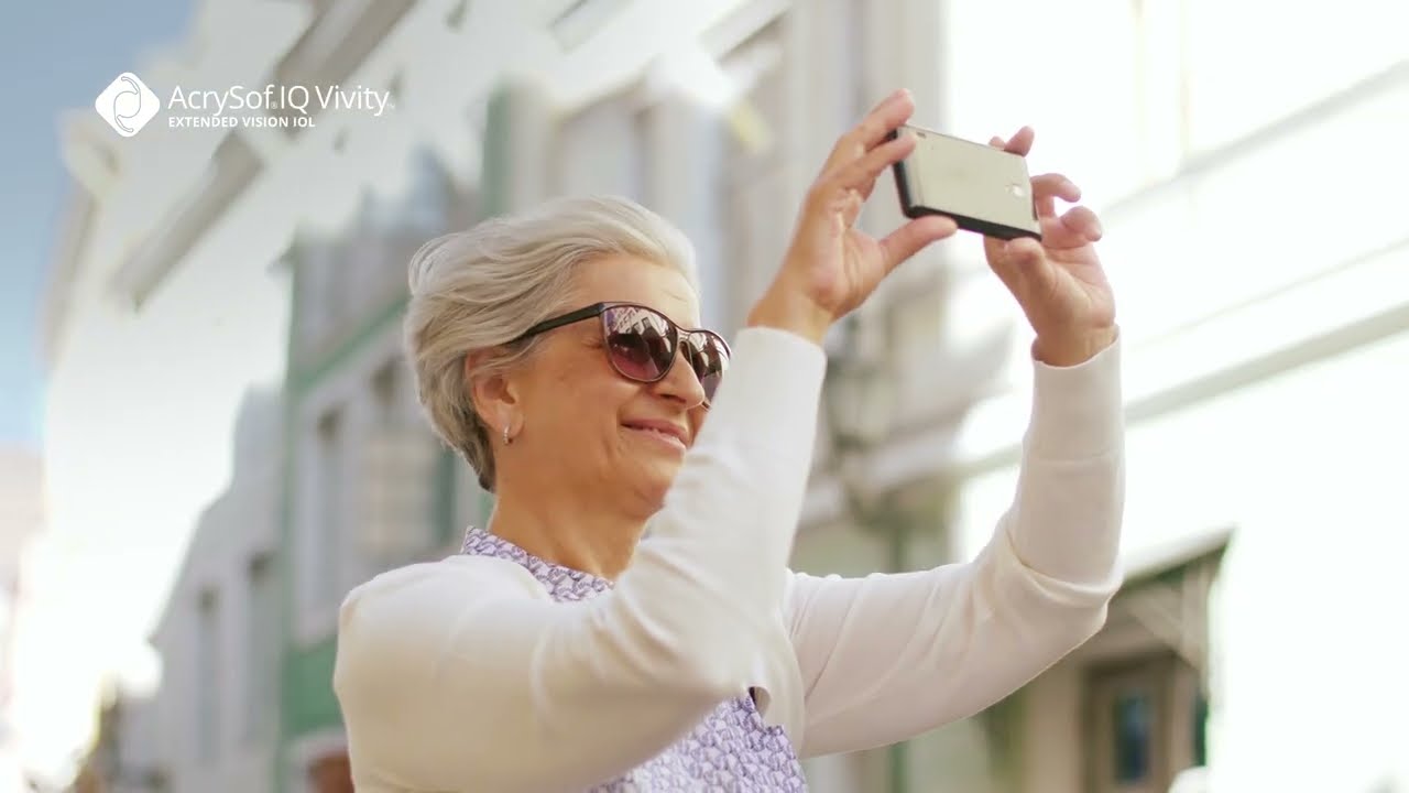Learn about the Vivity Extended Vision Lens for Cataract Surgery