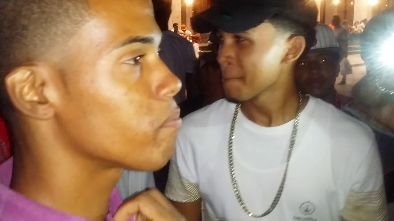 YOHANSEL VS J BLACK (batalla de freestyle en la feria del libro ))