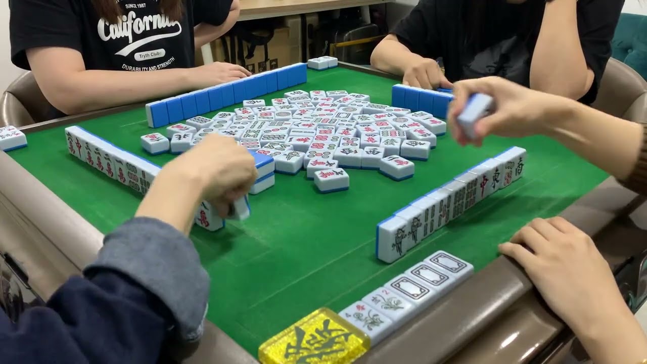 Mahjong232. 廣東牌10番512有花🀄️超防守局四回之二：北圈有舖四家都去緊牌，大牌對大牌，邊個跑出呢？￼