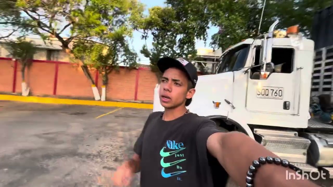 Cruzando la frontera de colombia con Venezuela. 