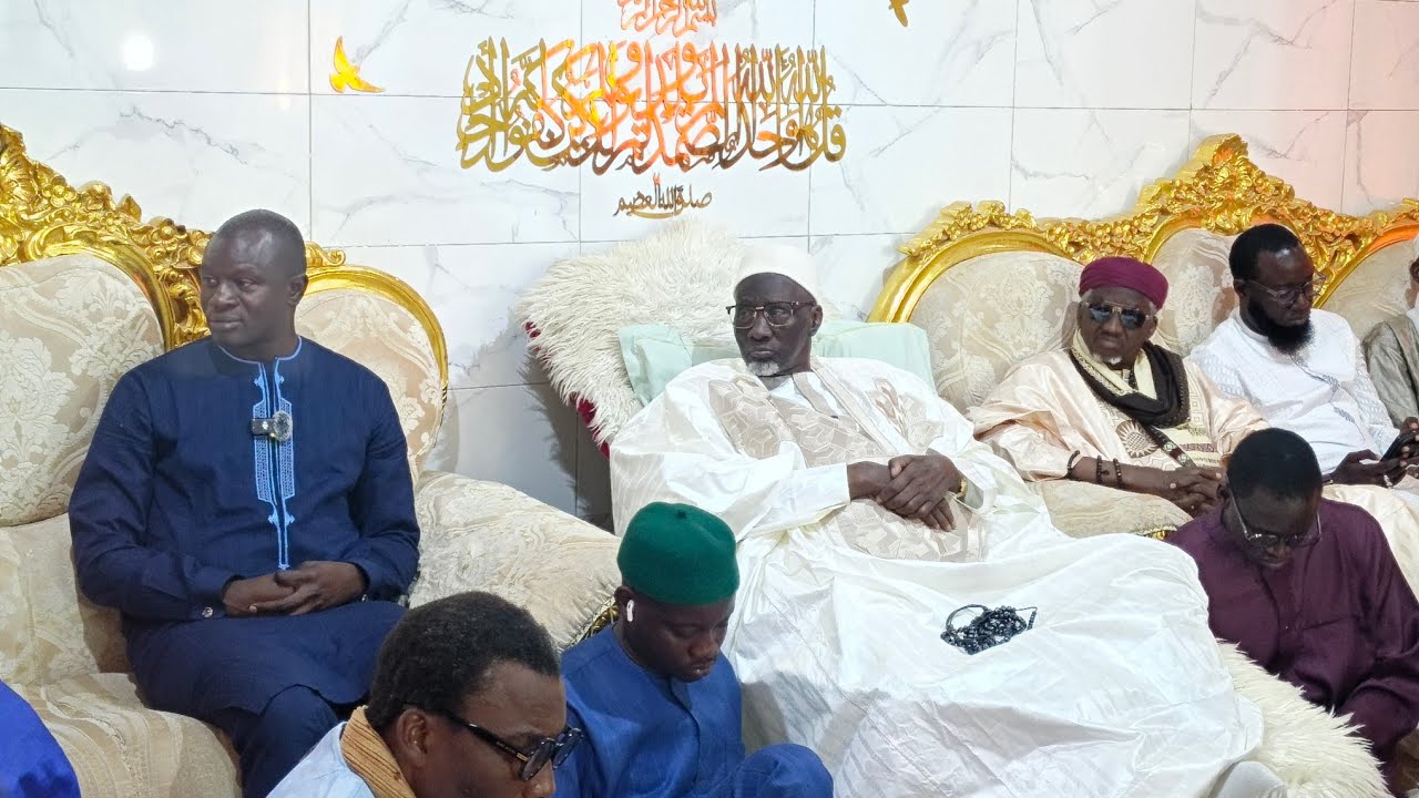 VISITE DU MAIRE DE LA VILLE DE THIES DR BABACAR DIOP AUPRÈS DU KHALIPH SERIGNE MOUNIROU NDIEGUENE