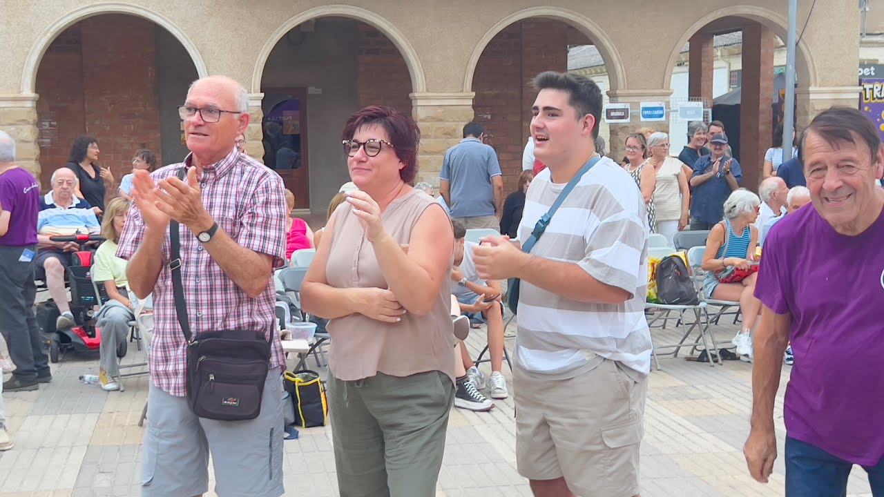 Sardana d'estrena PER TAN DOLÇOS MOMENTS, de Joan Druguet, a l'Imma Pujol , per encàrrec familiar