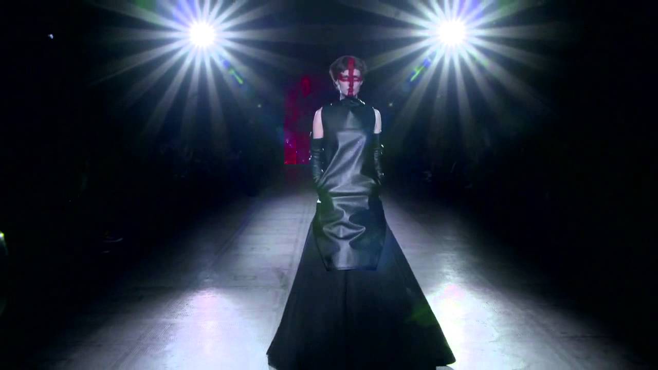 Gareth Pugh Autumn/Winter 2015 by Show Studios