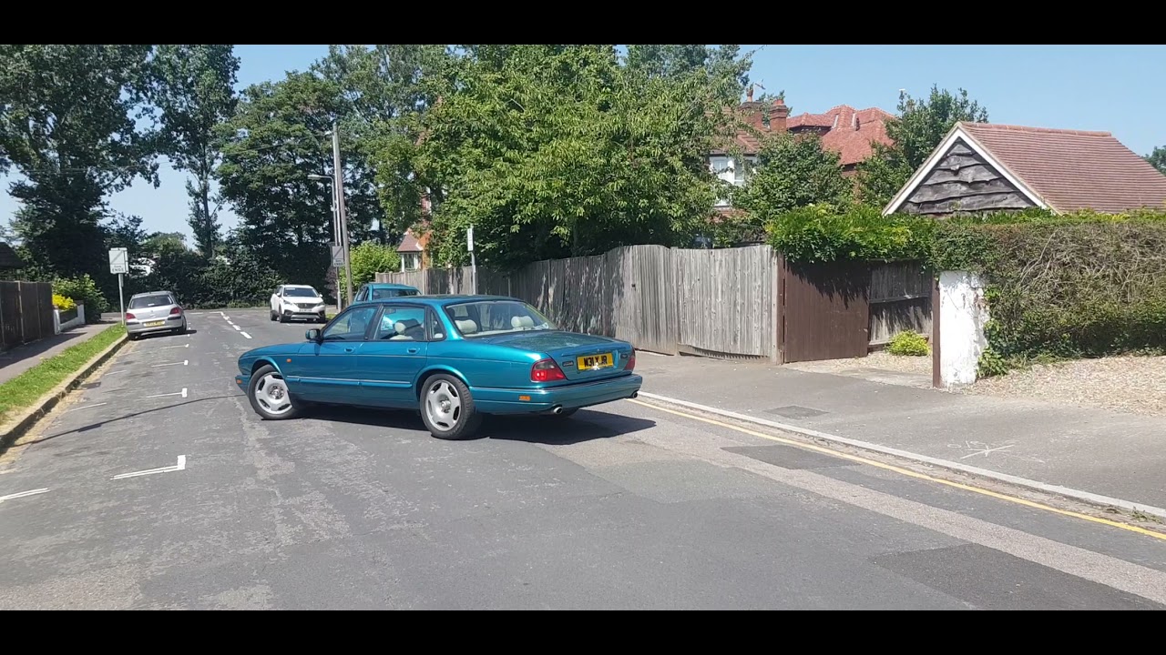 Jaguar XJR 4 litre straight 6