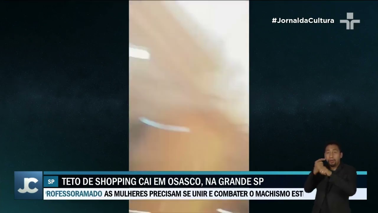 Parte do teto de shopping em Osasco desaba