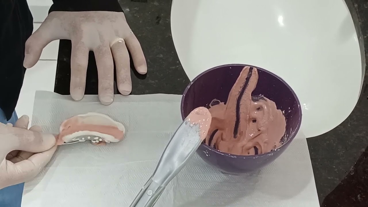 Primeira aula Materiais Dentários - Moldagem com alginato, silicone de condensação e gesso