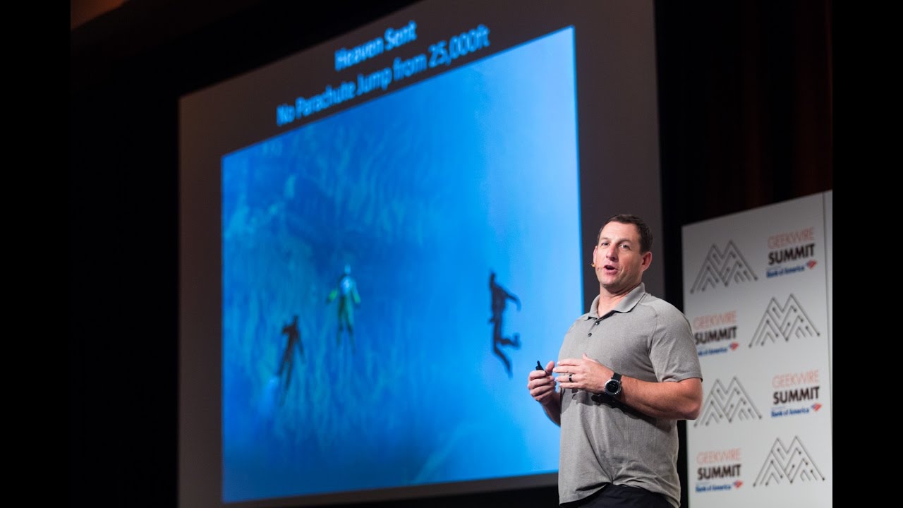 Парашютист Люк Эйкинс на саммите GeekWire 2016 года
