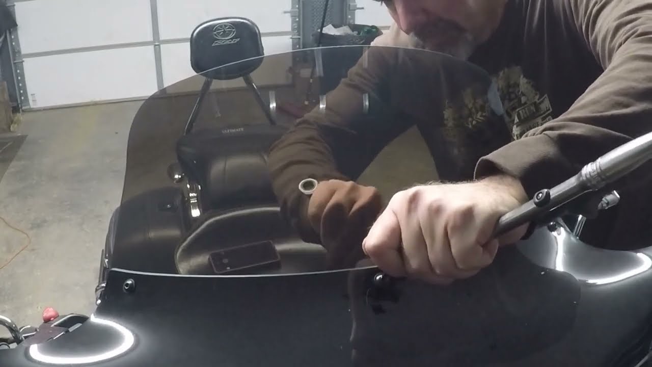 Replacing the 6 inch spoiler with a 9 inch on my Memphis Shades Batwing fairing.