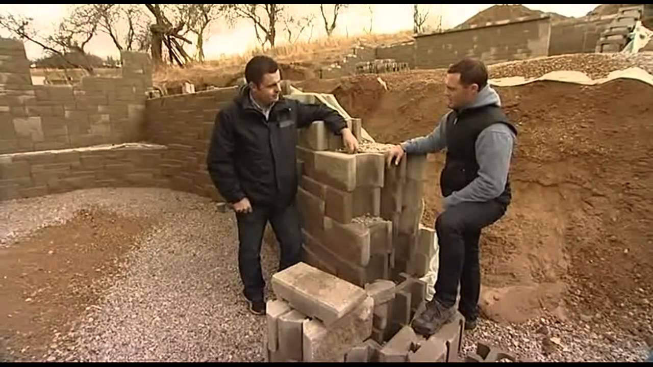Jak postavit nízkou opěrnou zídku pomocí stavebnicového systému ?