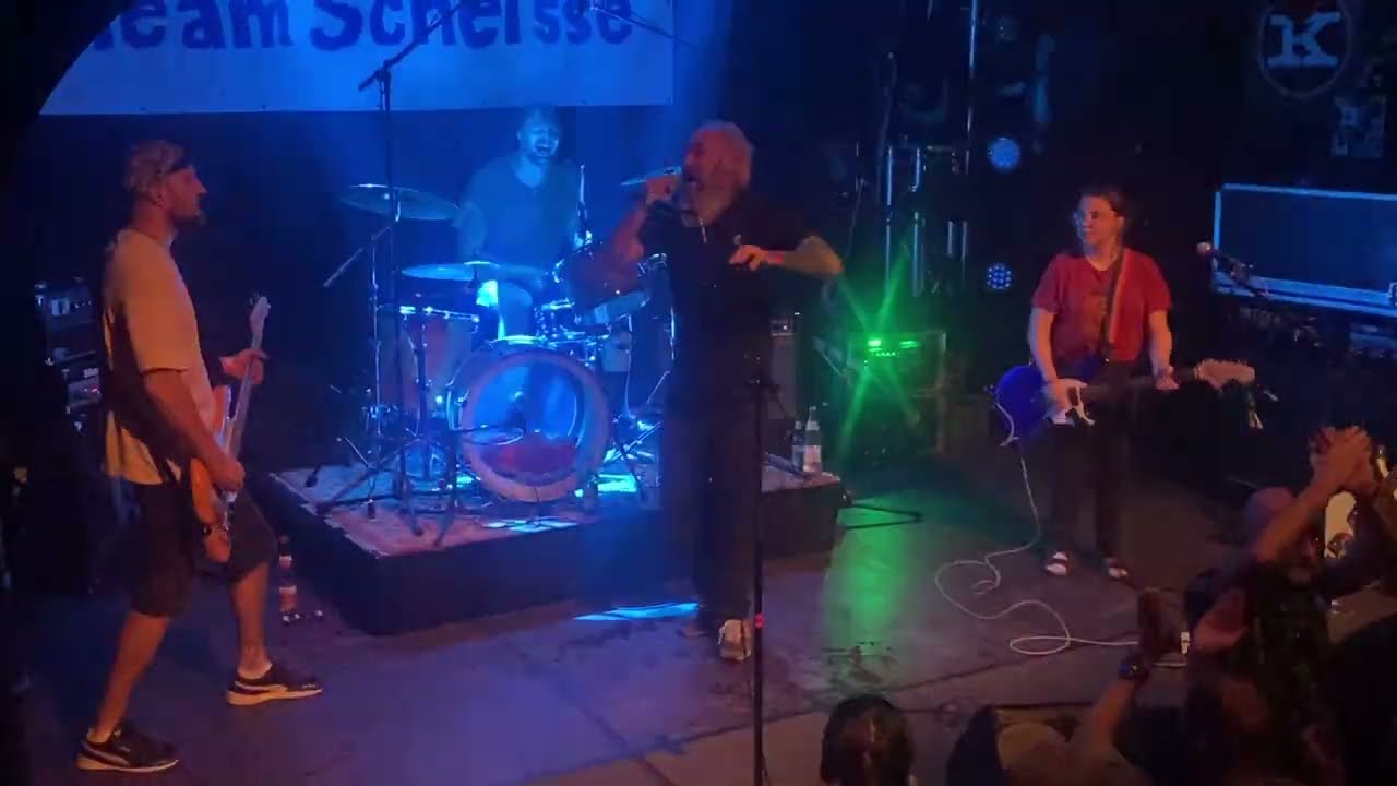 Team Scheisse - Helikopterhandmann - Live @ Knust, Hamburg - 09/2022