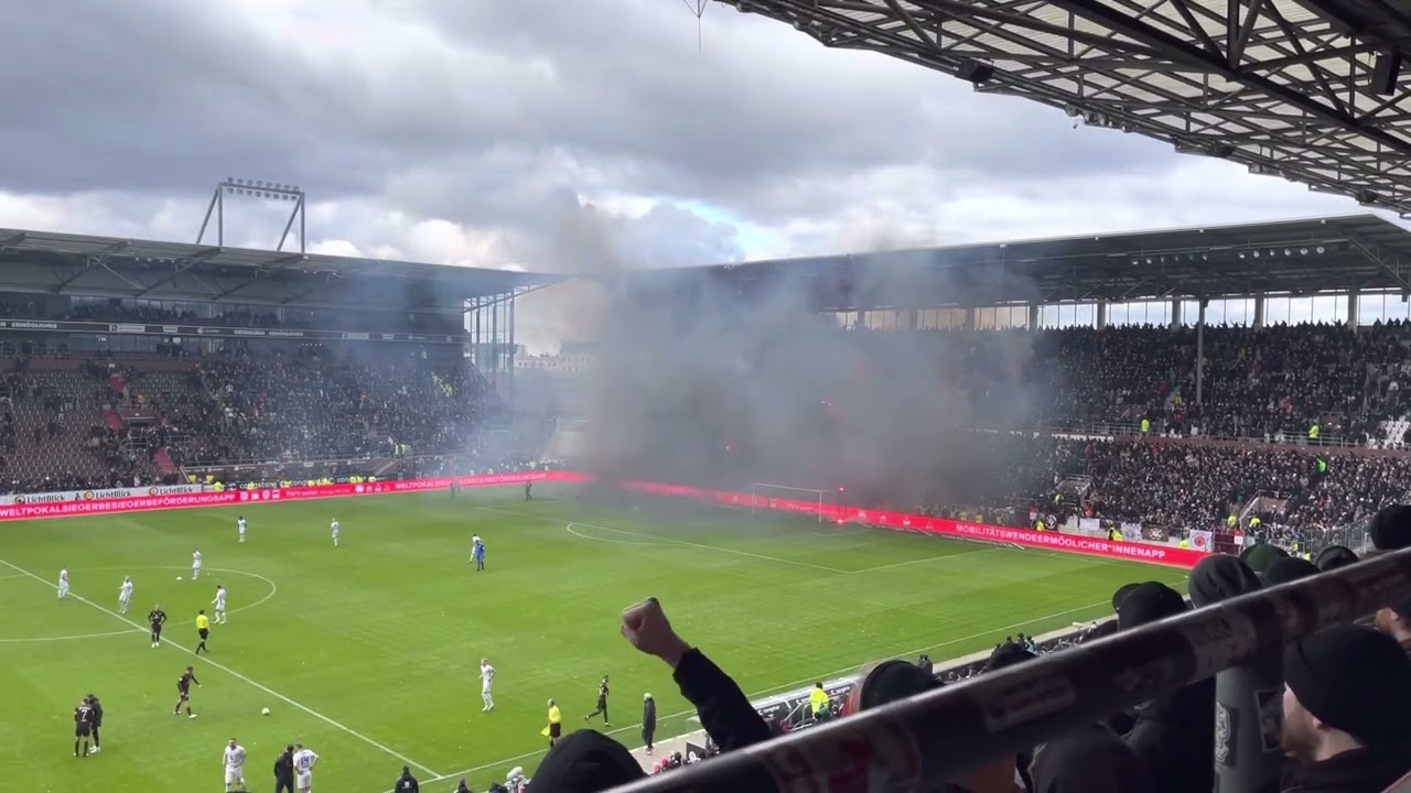 Ultras 26.02. St. Pauli VS Hansa Rostock - Subtras machen reichlich Dampf.
