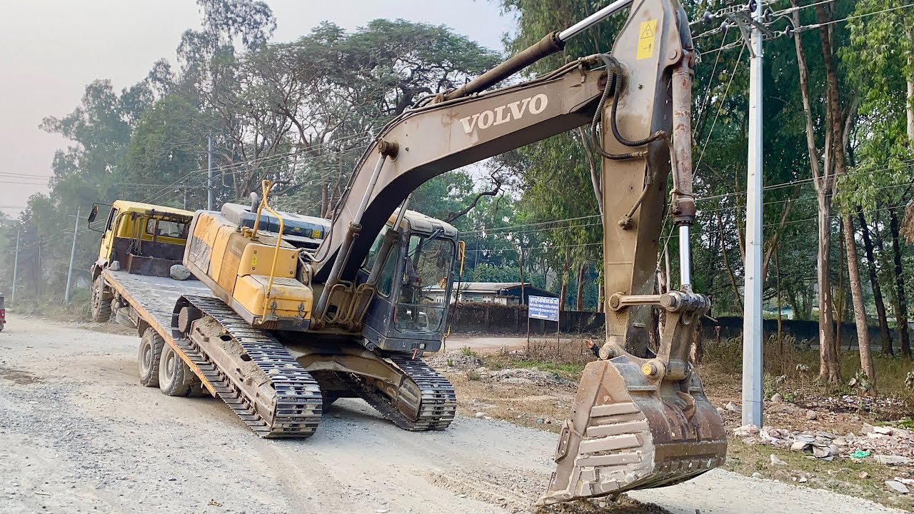 Volvo Machine Lording Trailer / Changing Sides By Lording An Old Machine Into A Trailer / Mountain