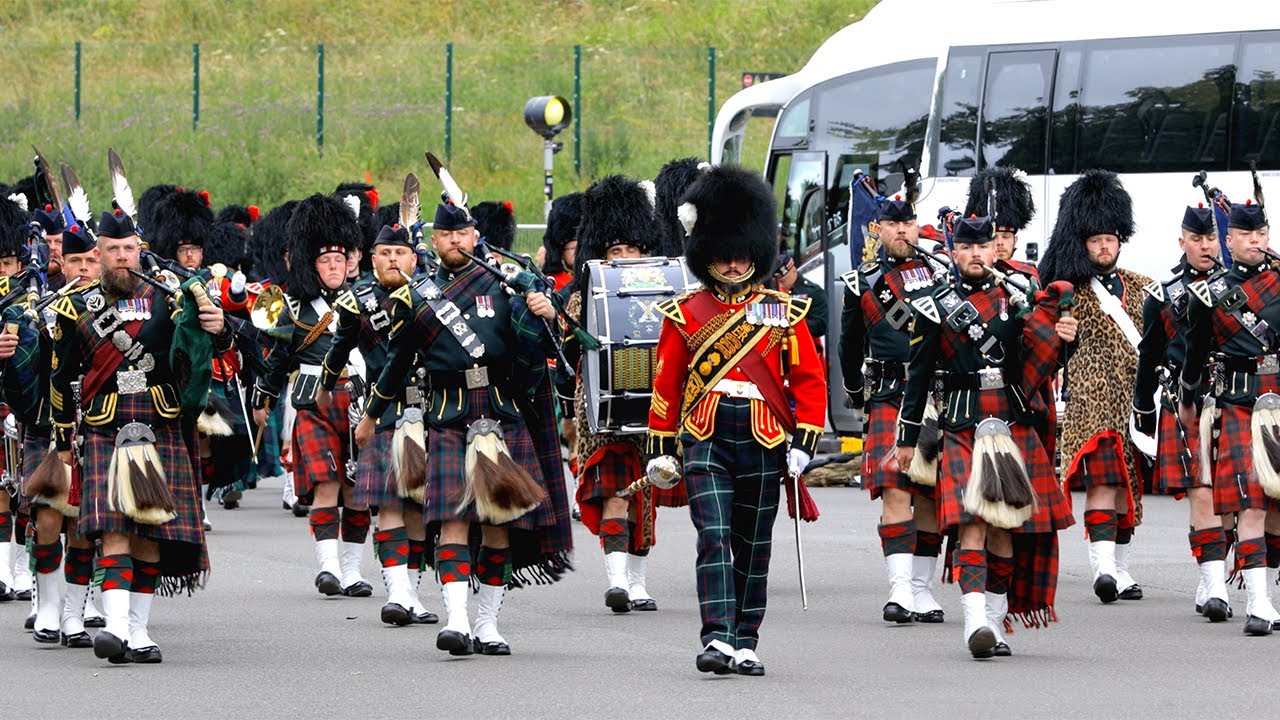 Powerful Pipes and Drums March for the King | 2 SCOTS & 4 SCOTS in Full Glory