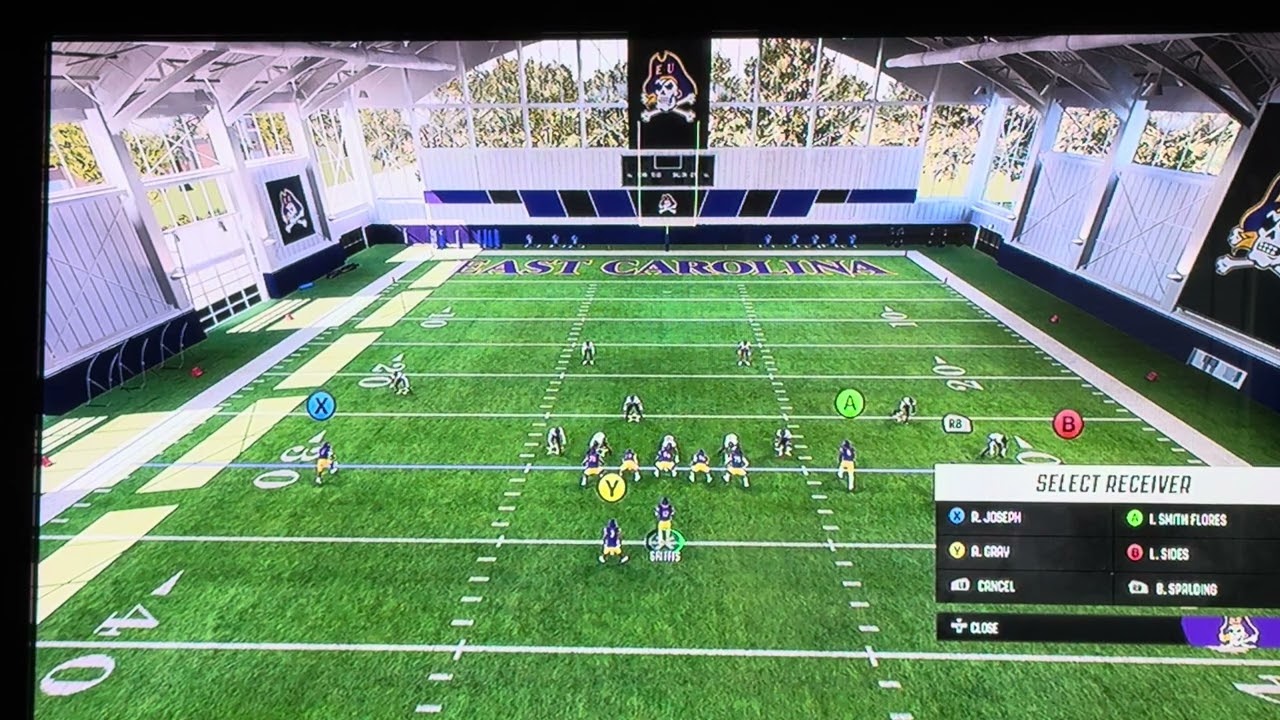 Как сделать хот-раут в College Football 27 (изменение маршрута принимающего)