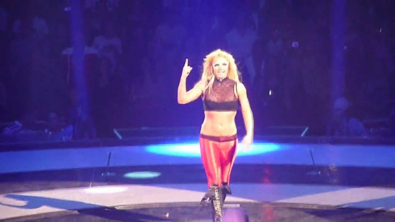 Britney Spears live at TD Banknorth Garden - Baby One More Time