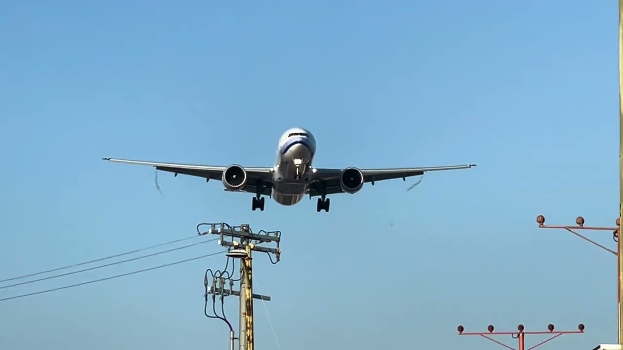 China Airlines Boeing 777 - LAX July 16 2022 #lax #planespotting #laxplanespotting