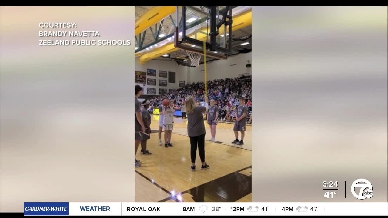 Michigan teen who is blind goes viral for sinking amazing basketball shot