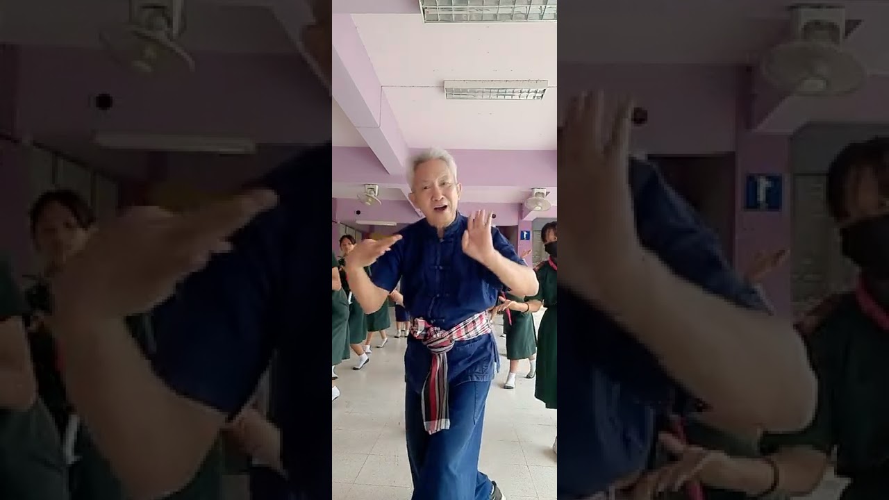 ฝึกสอนท่าฟ้อนดอกแม่ระมิงค์
