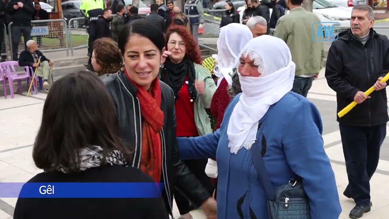 Li 7 navçeyên Amedê agirê Newrozê geş bû: Divê birêz Ocalan demildest azad bibe