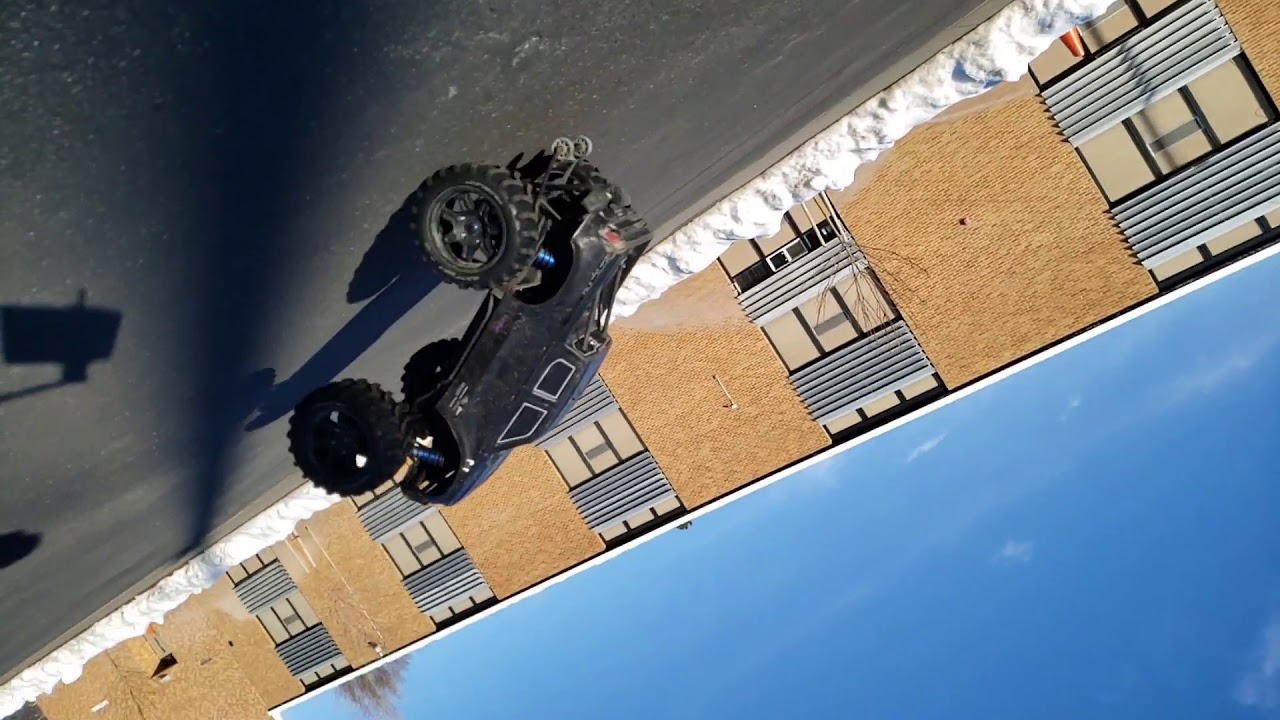 Traxxas Maxx vs Xmaxx