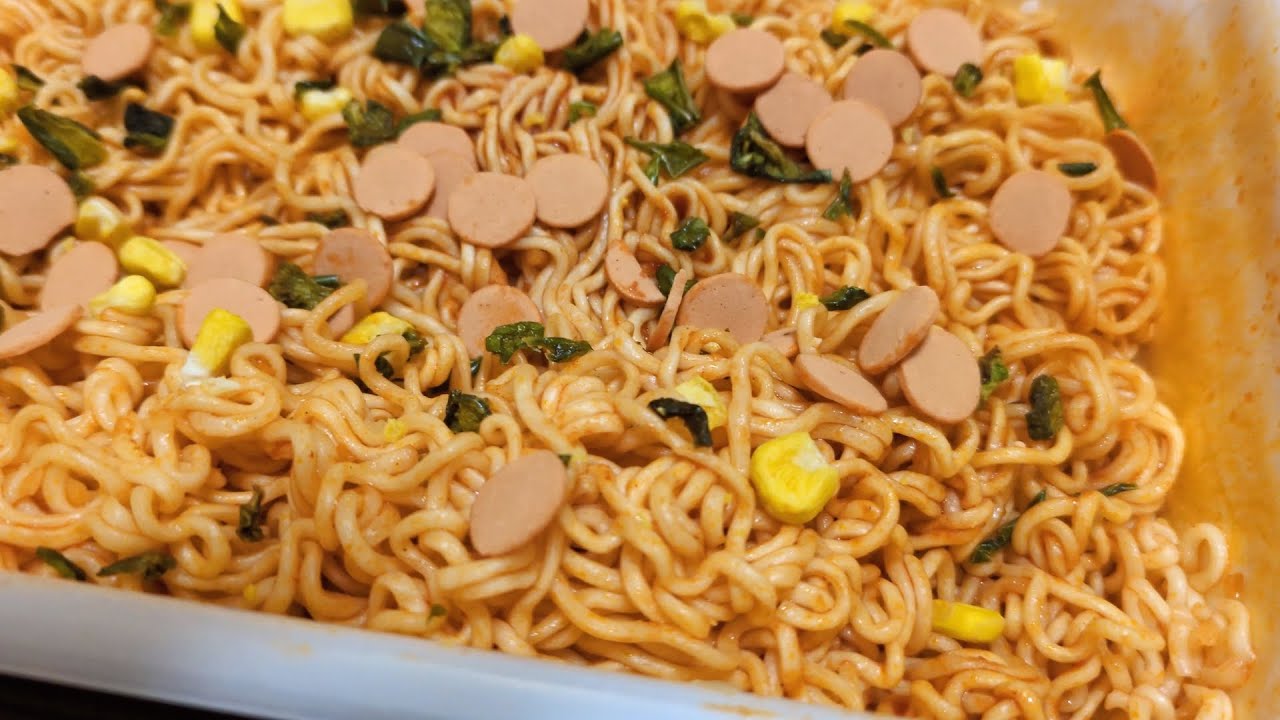 ただ、ペヤング超大盛～ペヤリタン～を食べる。