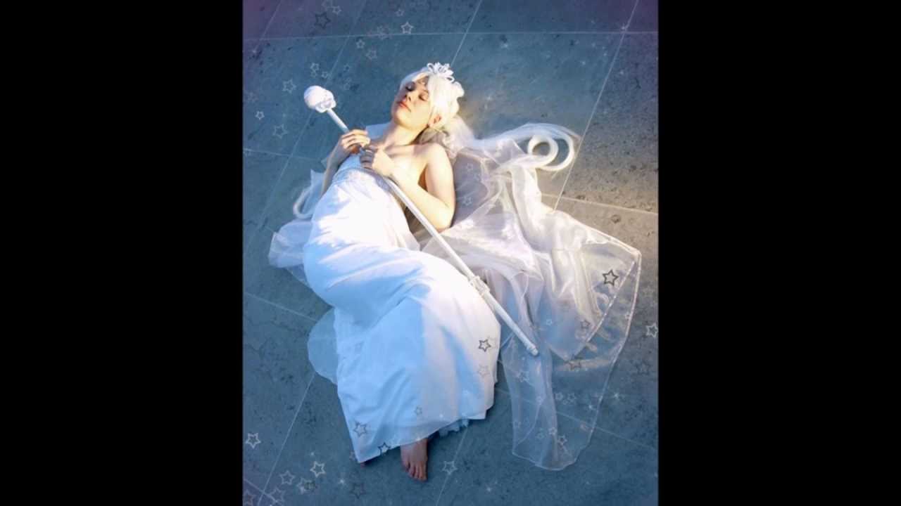 Neo Queen Serenity Cosplay
