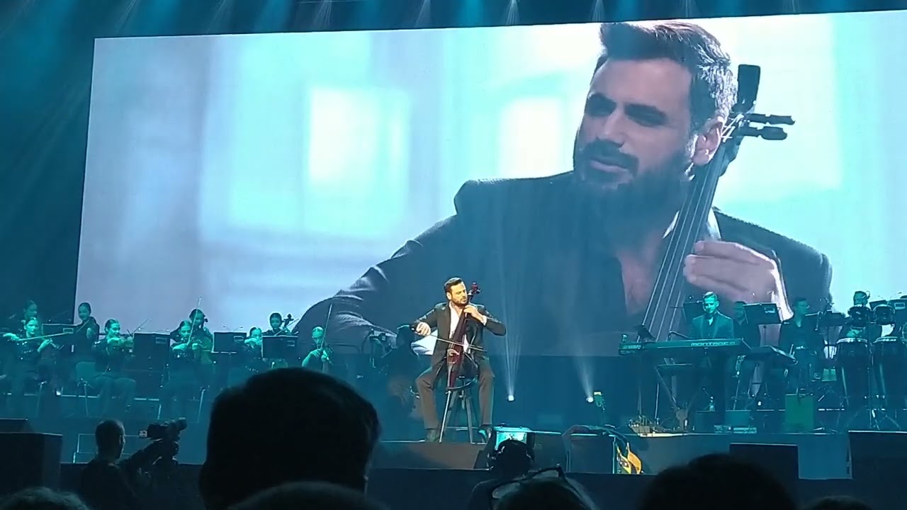HAUSER -  Caruso           Rebel with a Cello     Budapest Sportaréna (My own recording)